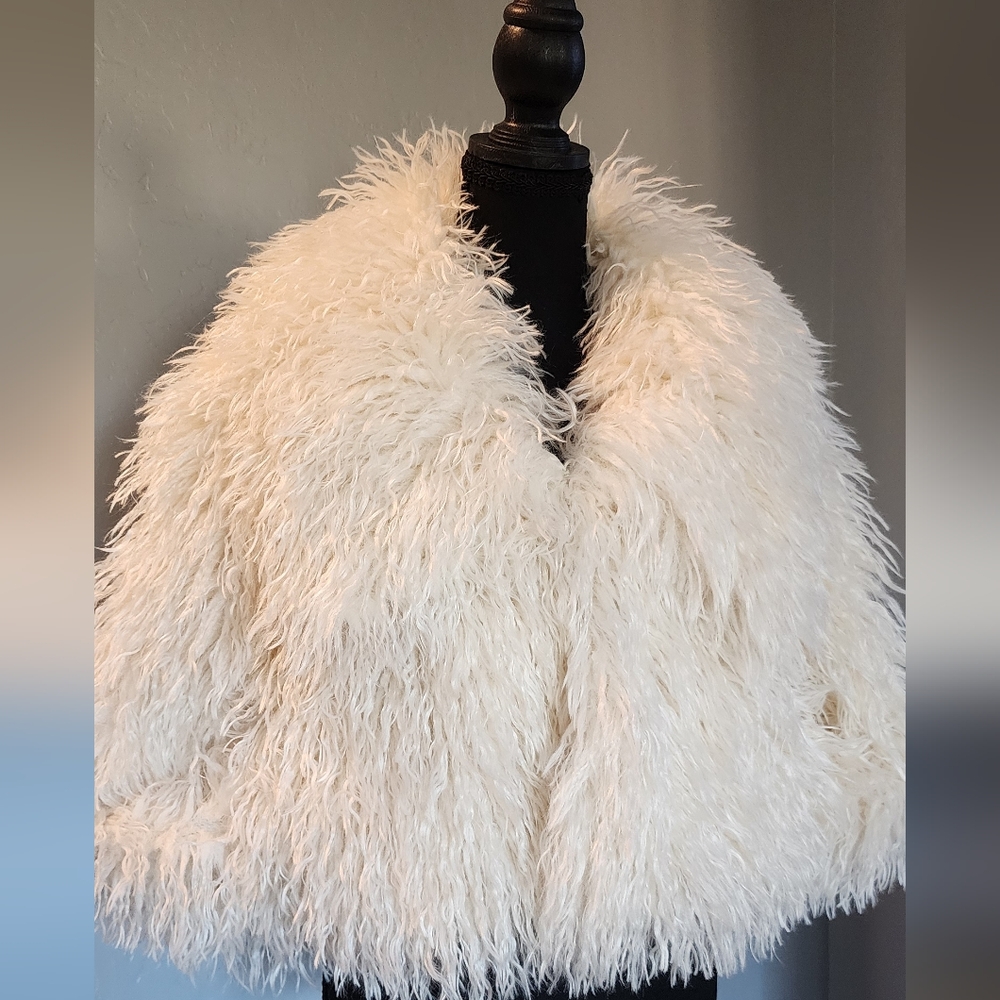 West Of Melrose Cream Faux Fur Jacket NWT (Tilly's)